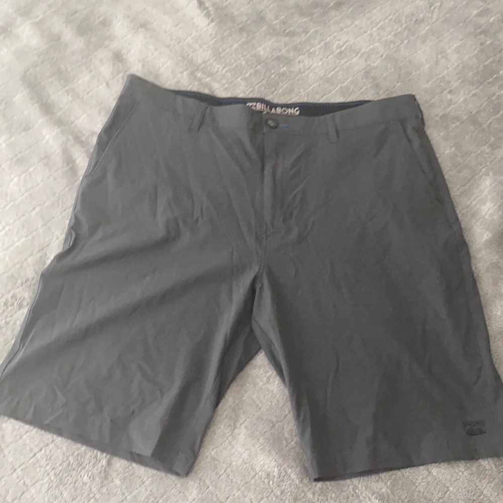 Men’s Billabong Submersibles shorts size 36